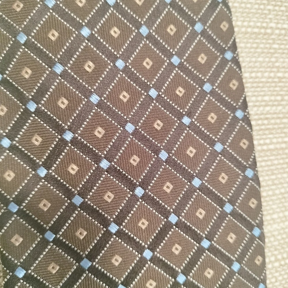 Nautica Brown Blue Geometric  Woven Men's Tie Necktie Silk Made in USA Formal